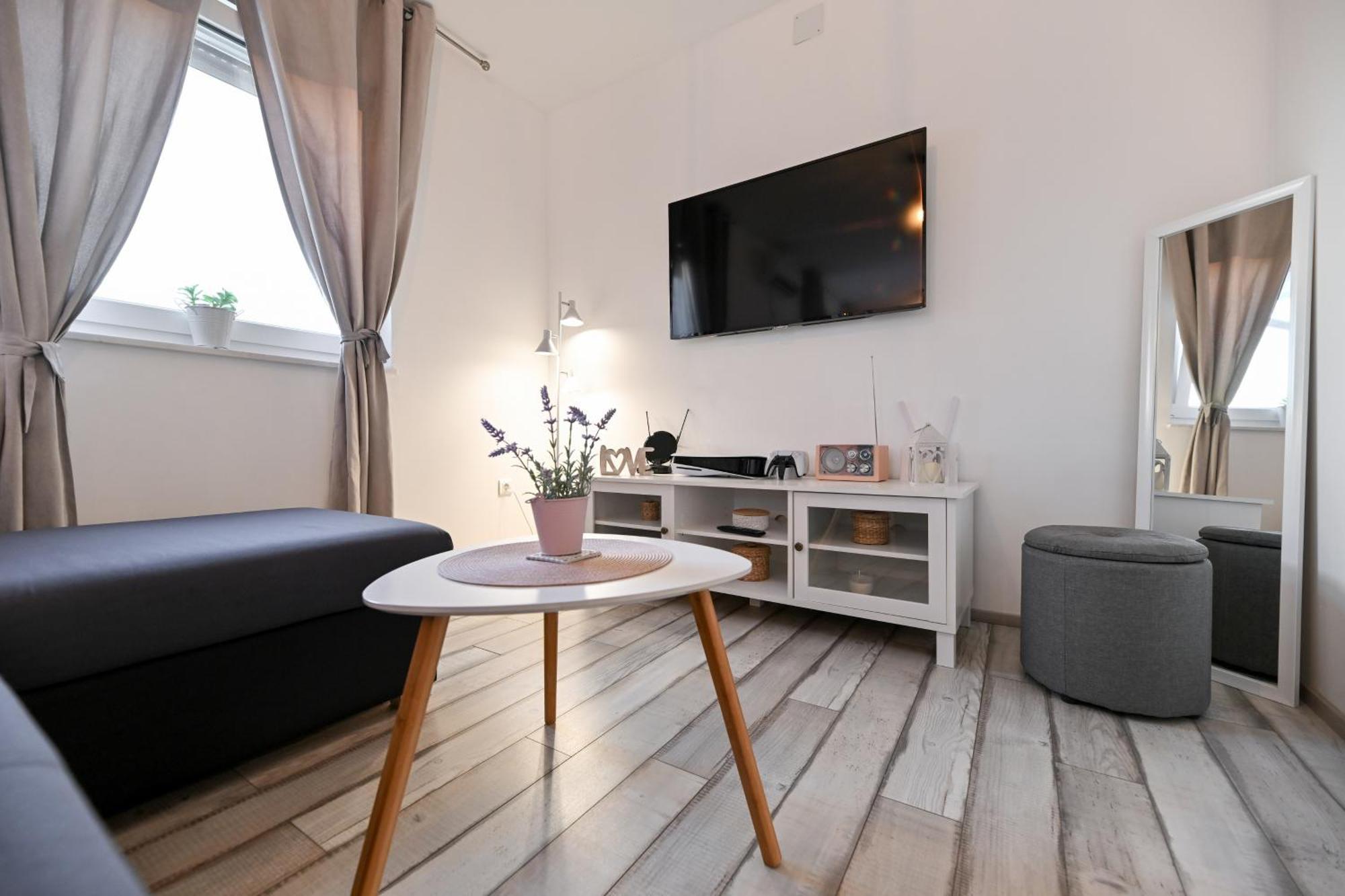 Holiday Home Aprilis With Pool, Jacuzzi And Sauna Galovac  Exterior foto