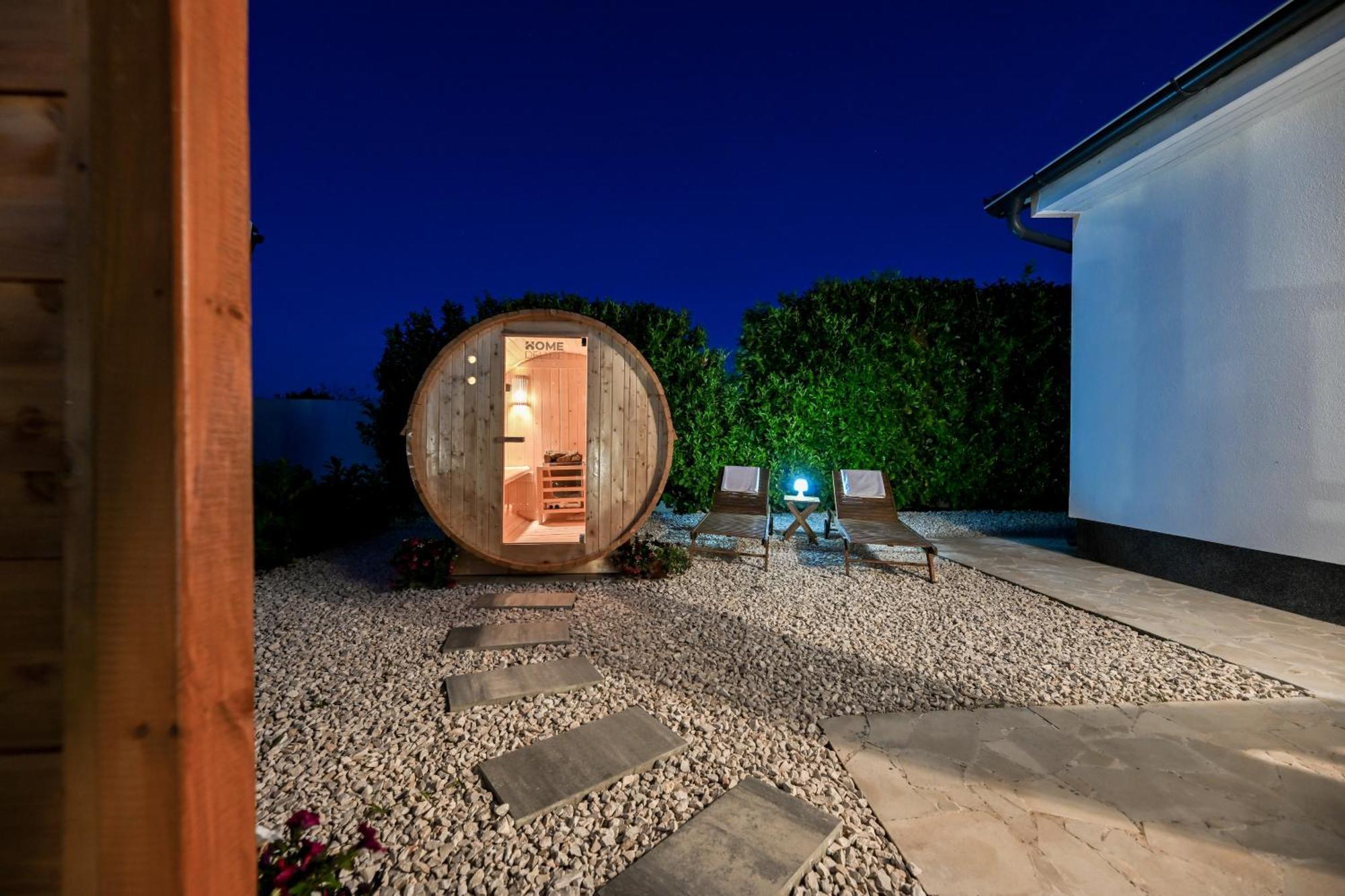 Holiday Home Aprilis With Pool, Jacuzzi And Sauna Galovac  Exterior foto